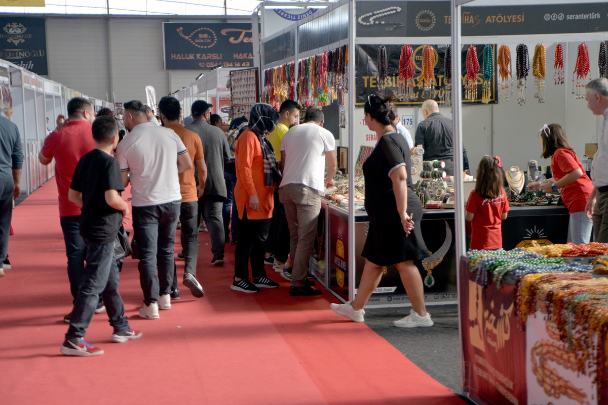 Adana\'da Tespih ve Doğal Taşlar Fuarı Son Buldu