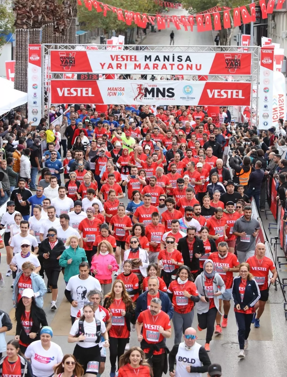 Manisa Yarı Maratonu Coşkusu