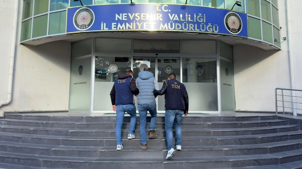 FETÖ Üyesi A.D. Kimlikle Yakalandı
