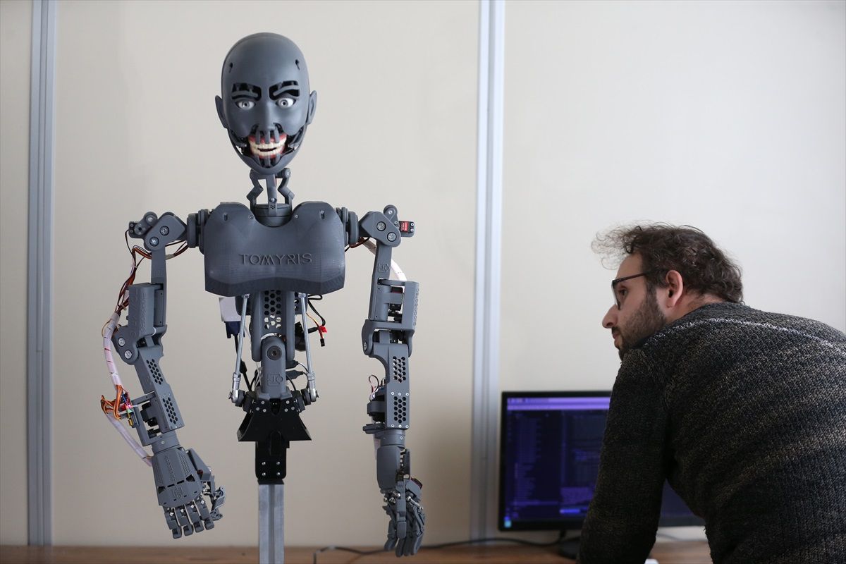 Bursa\'da Yapay Zeka Destekli Robot: Tomyris