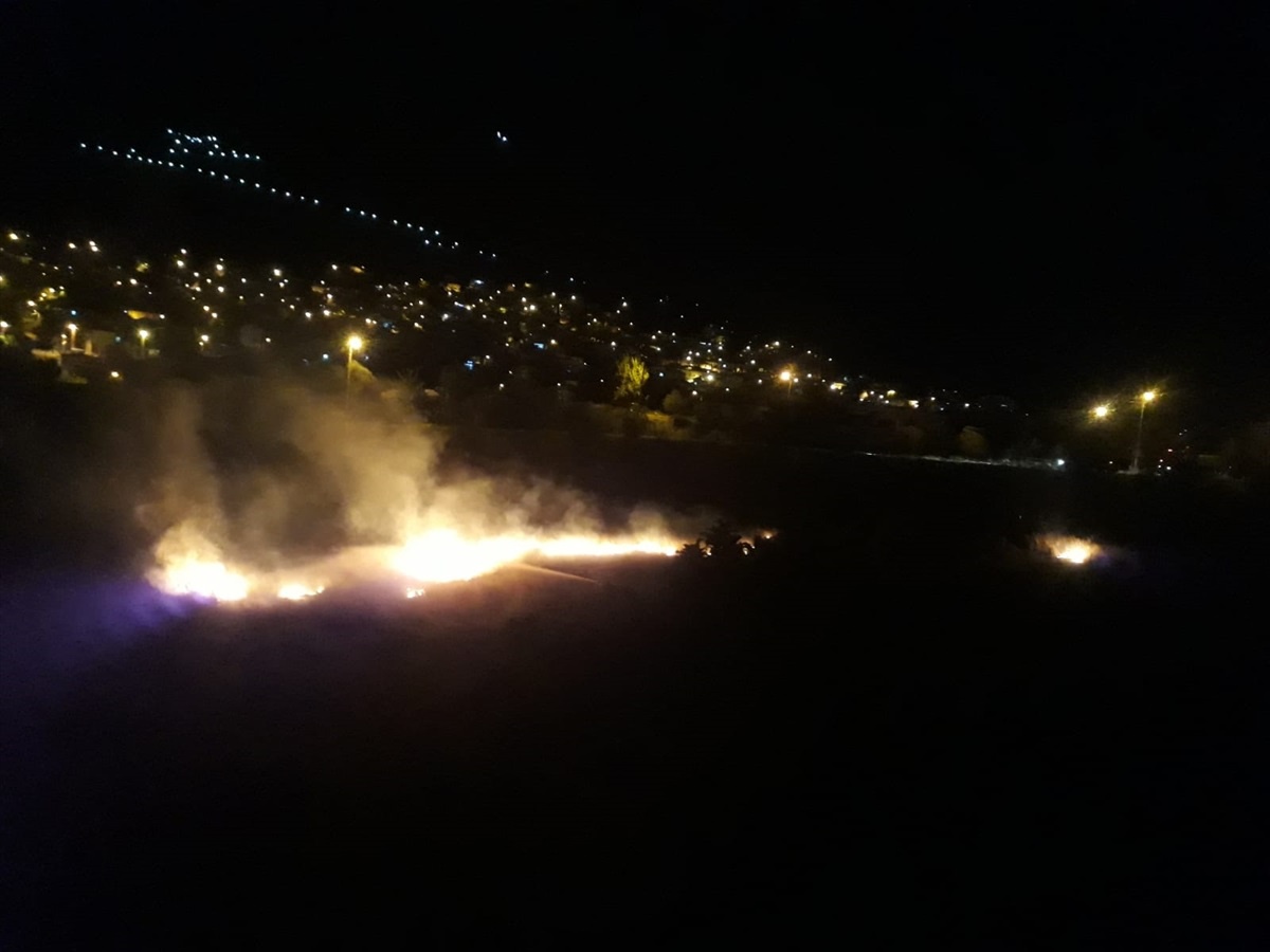 Kozan\'da Otluk Alanda Yangın