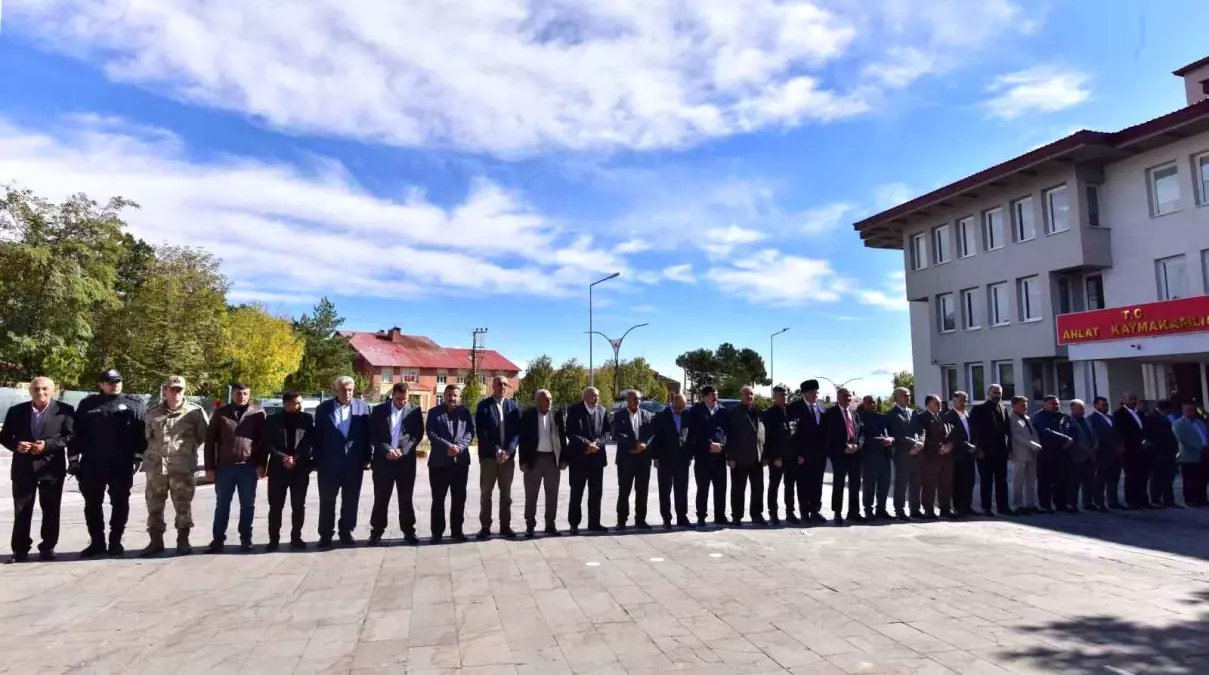 Ahlat\'ta 19 Ekim Muhtarlar Günü Coşkuyla Kutlandı