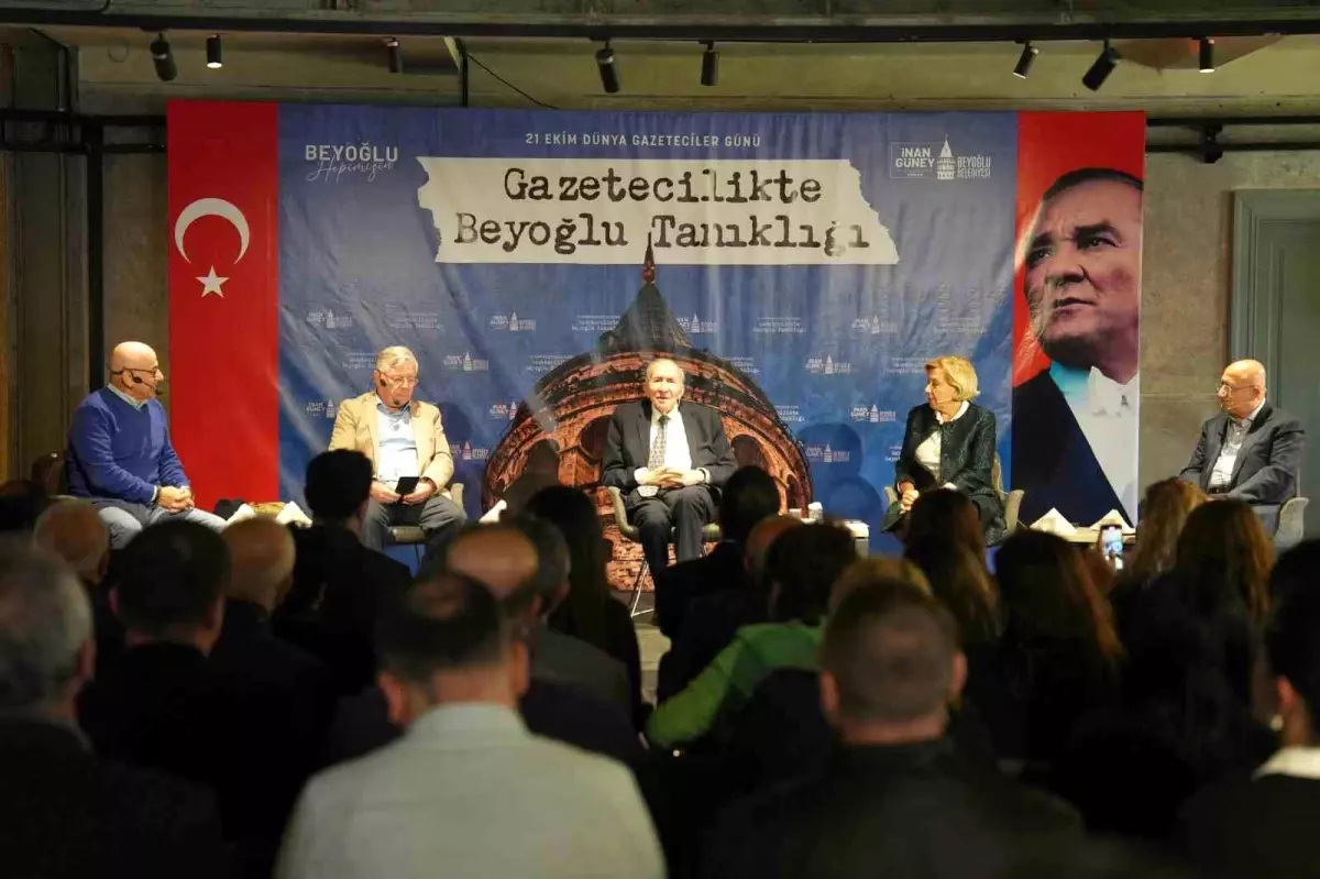 Beyoğlu\'nda Dünya Gazeteciler Günü Paneli Düzenlendi