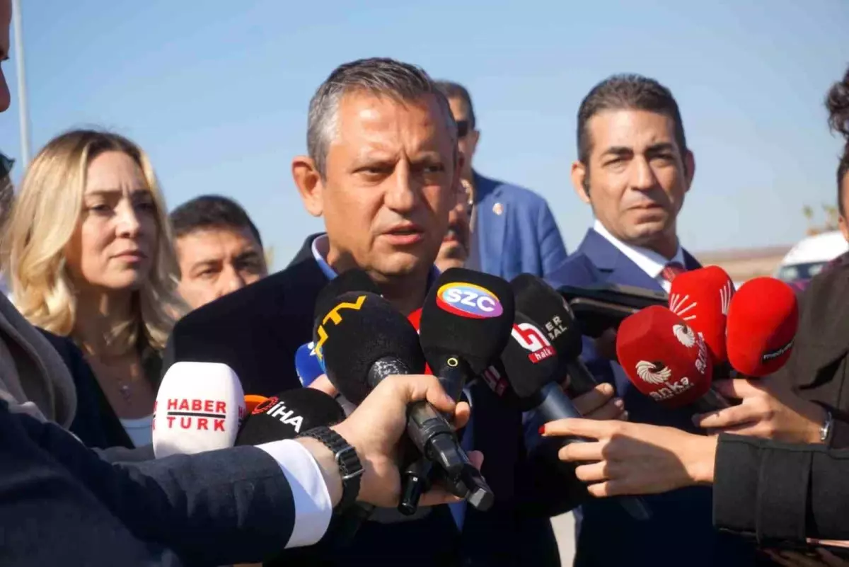 CHP Genel Başkanı Özgür Özel\'den Selahattin Demirtaş Ziyareti