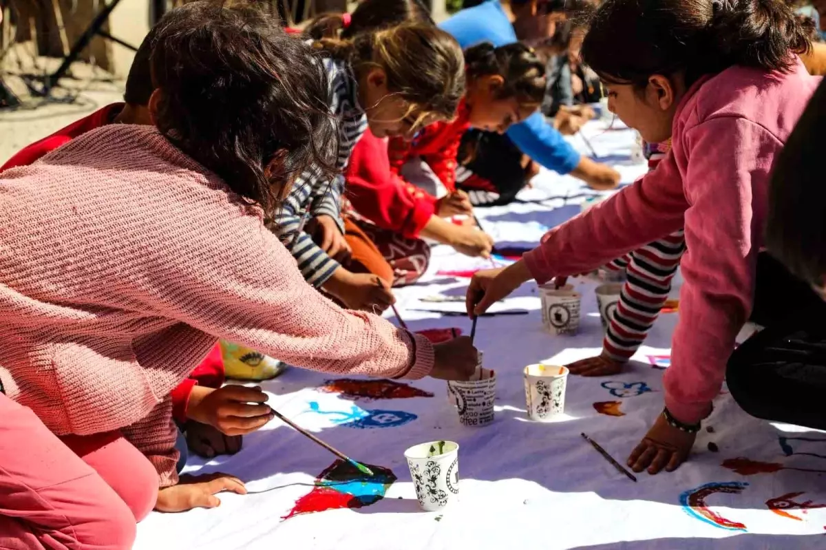 Diyarbakır\'da Çocuklar İçin Sanat Atölyesi Etkinliği