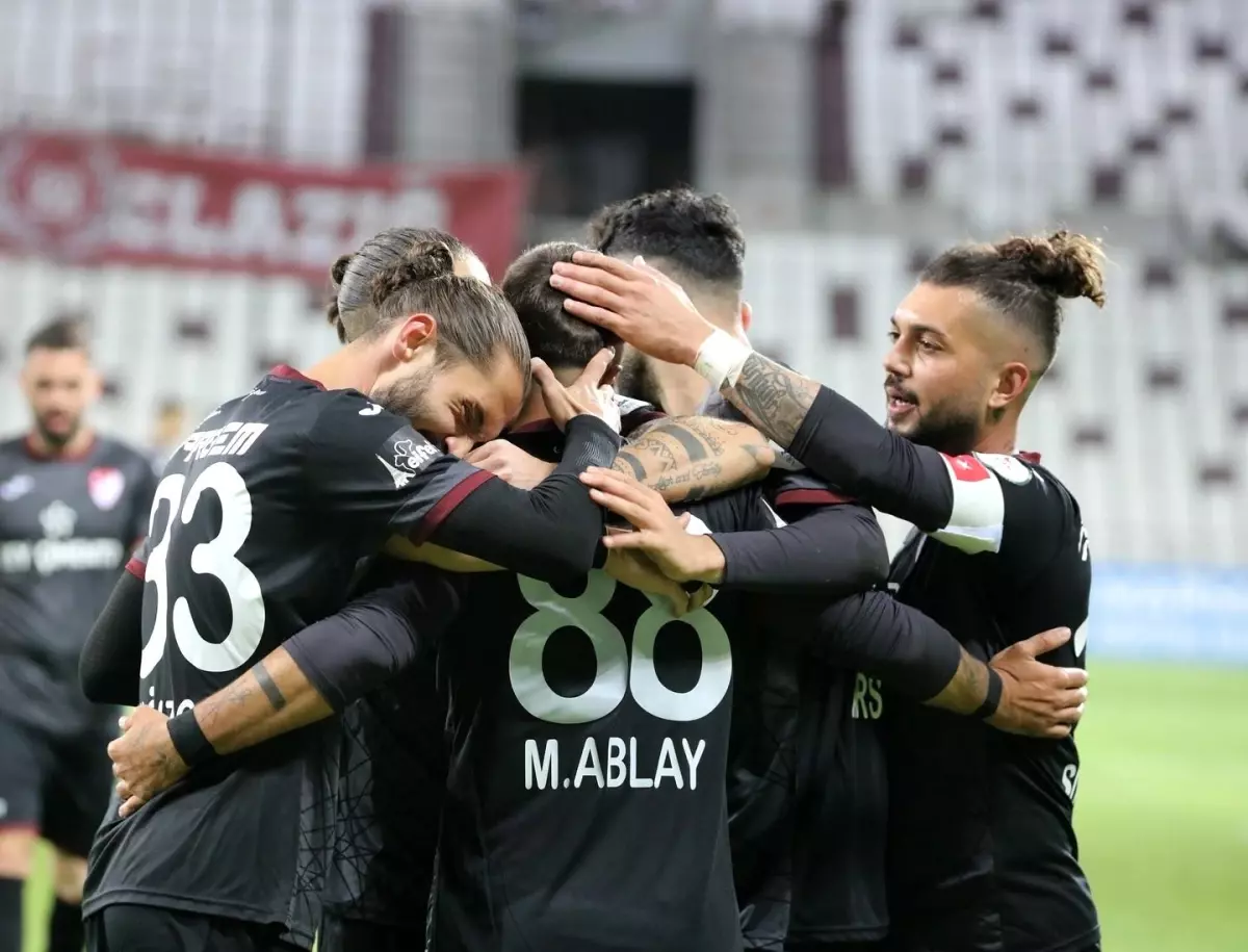 Elazığspor, Arnavutköy Belediyespor\'u 5-0 Mağlup Etti