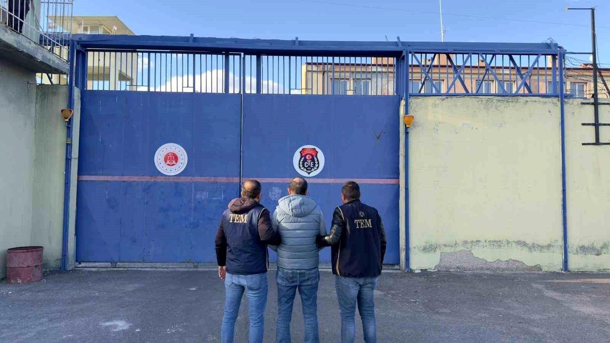 FETÖ Üyesi Firari Kimlikle Yakalandı
