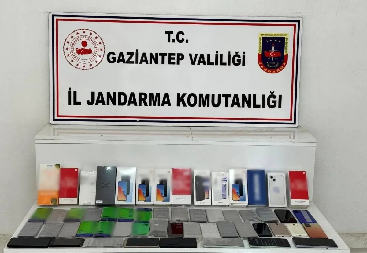 Gaziantep\'te 1 milyon TL değerinde kaçak telefon ele geçirildi