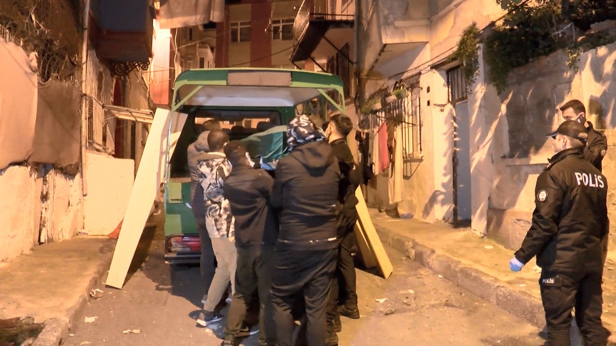 Beyoğlu\'nda Anne ve Bebeği Ölü Bulundu