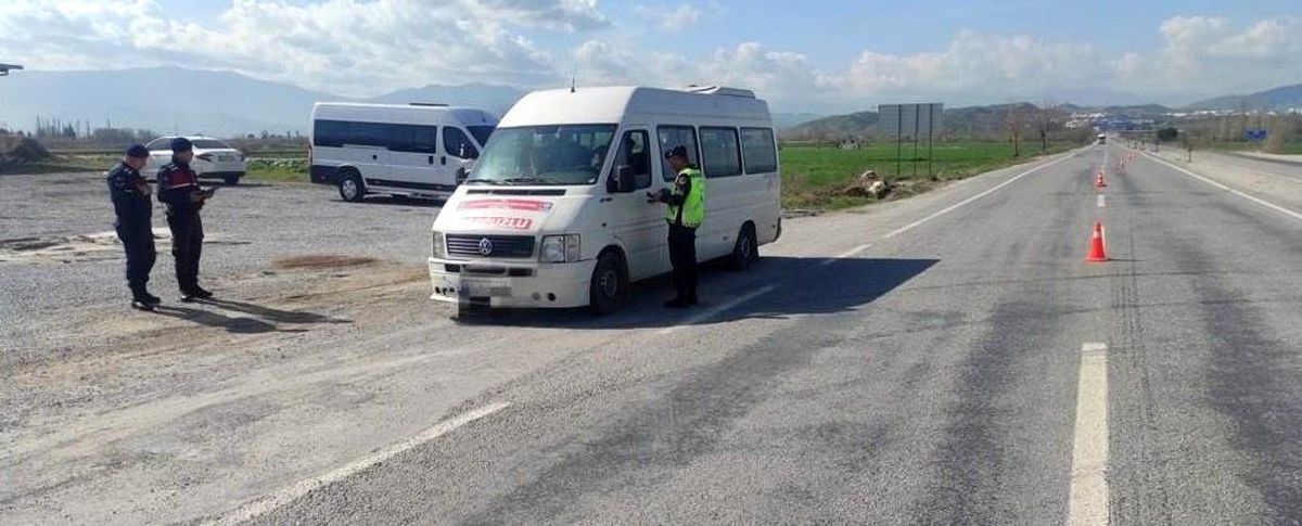 Aydın\'da Huzurlu Sokaklar Uygulaması: 304 Bin Makaron Ele Geçirildi