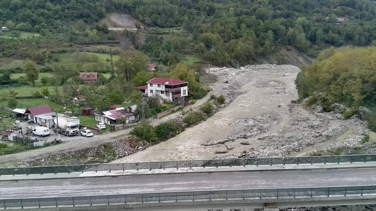 Sinop\'ta Su Taşkını Riski Nedeniyle Yollar Kapandı