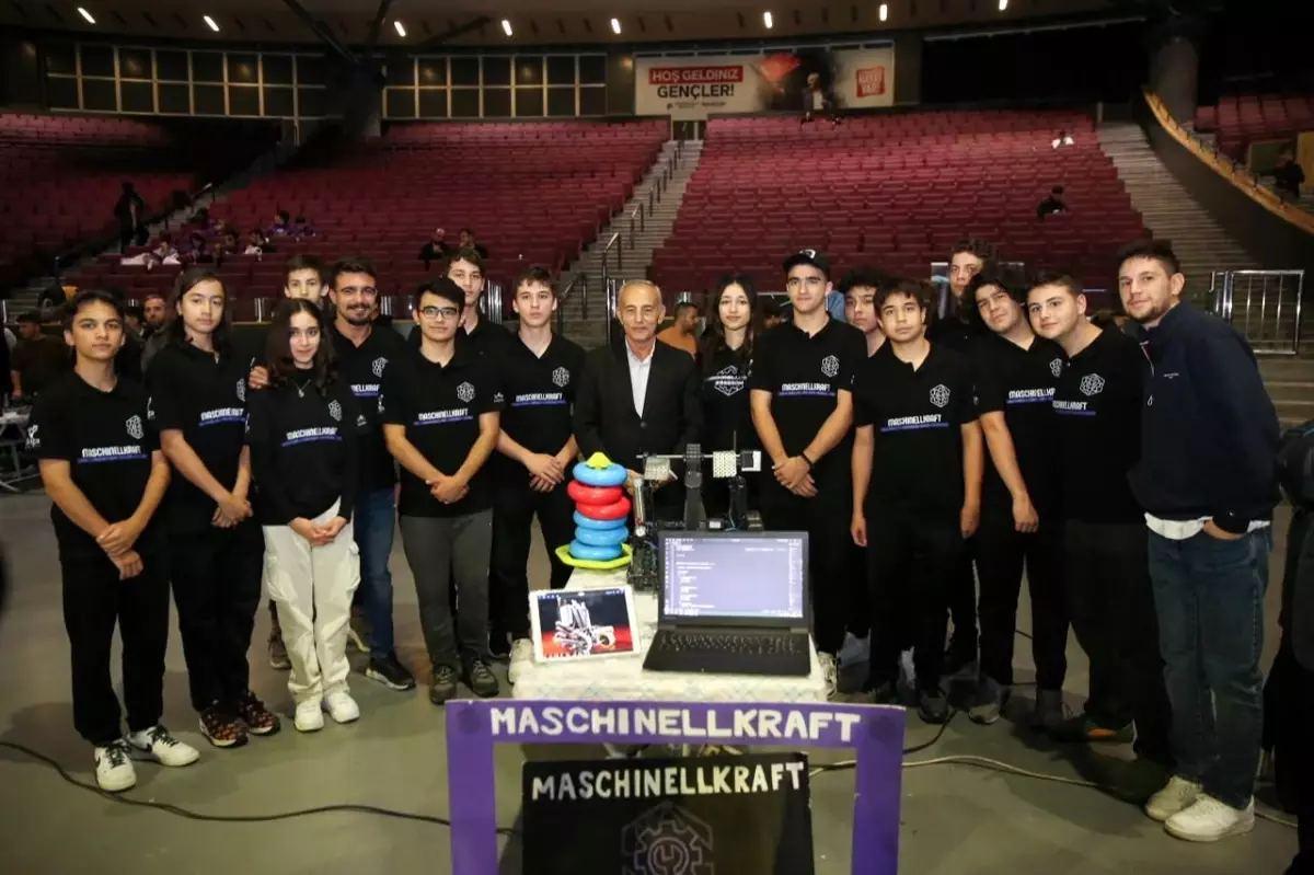 Uluslararası VEX Robotics İstanbul Turnuvası Küçükçekmece\'de Yapıldı