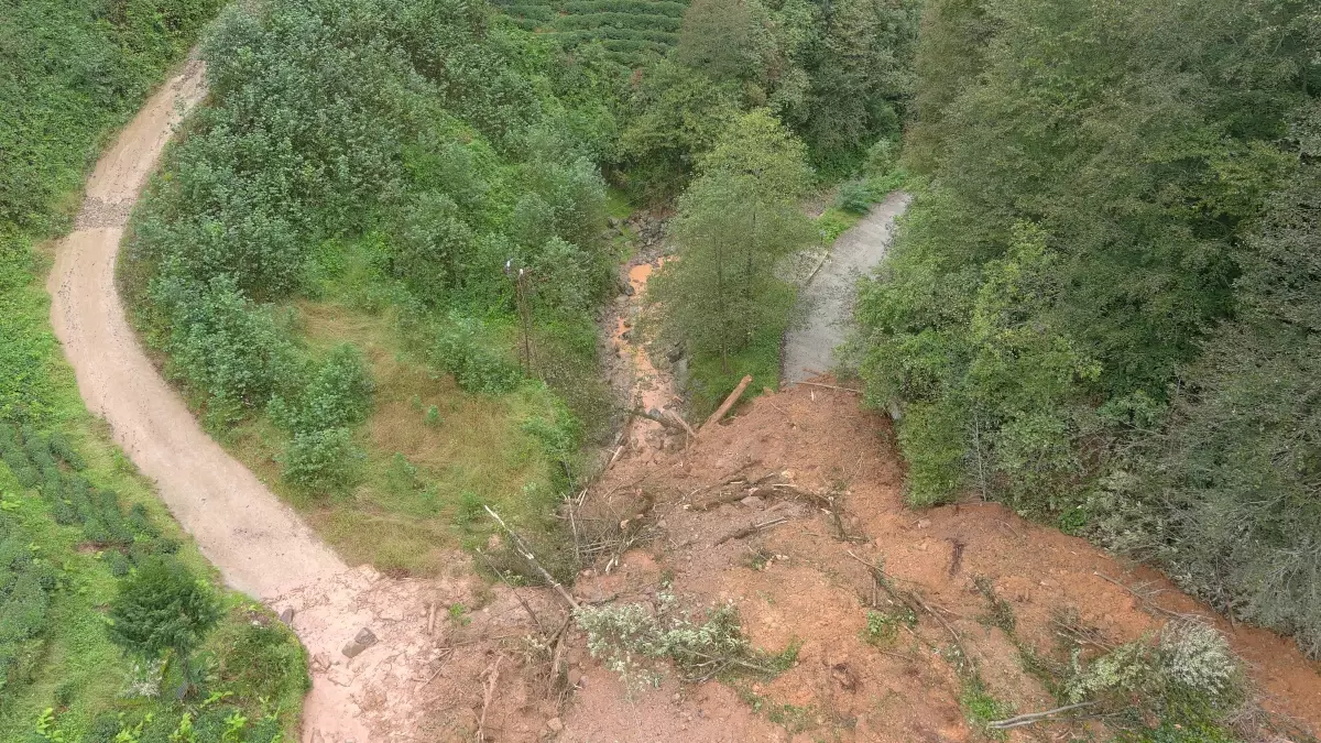 Rize\'de Heyelan: Vali Baydaş Uyardı