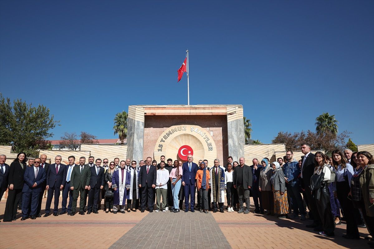 TBMM Başkanı Kurtulmuş, Aydın\'da 15 Temmuz Şehitler Anıtı\'nı ziyaret etti