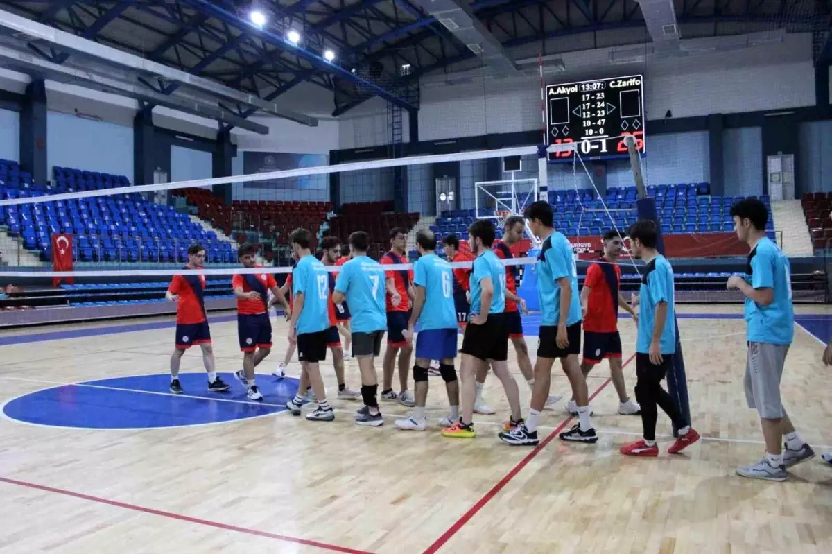 Düzce Voleybol Takımları Finali Geçti