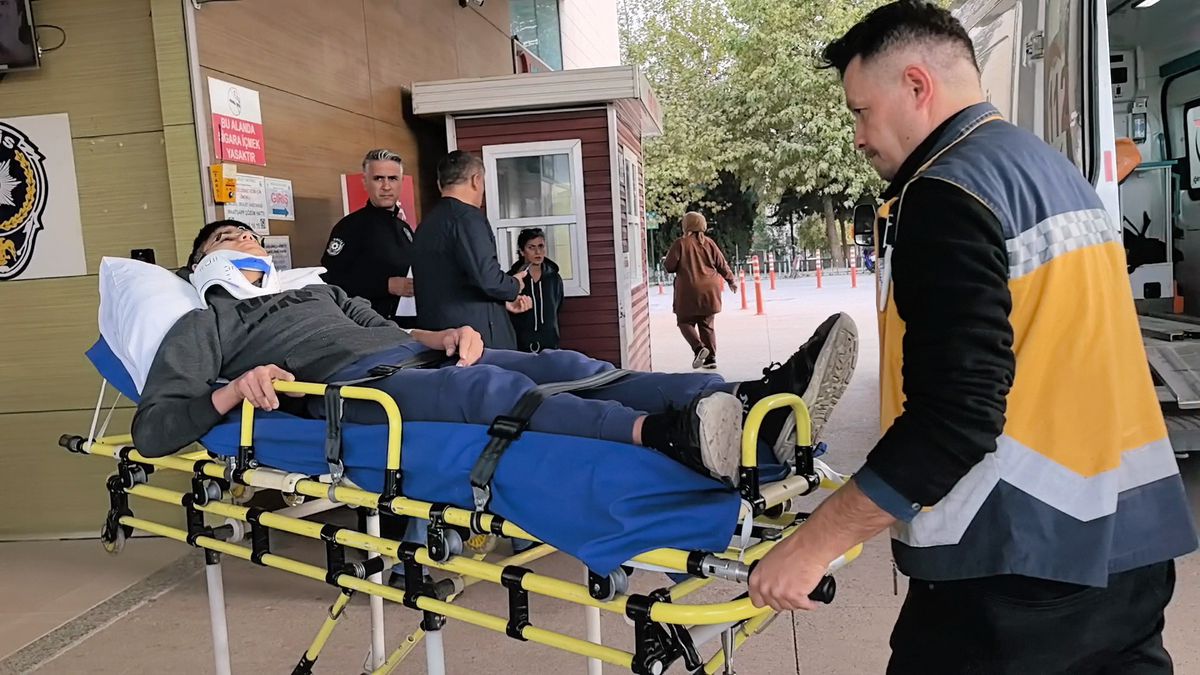 Baba ve Oğul Pencereden Düştü