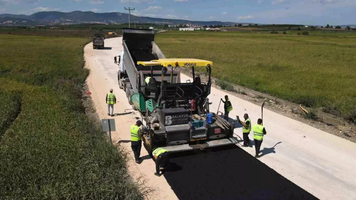 Balıkesir Belediyesi Kış Öncesi Yol Yapım Çalışmalarına Hız Verdi