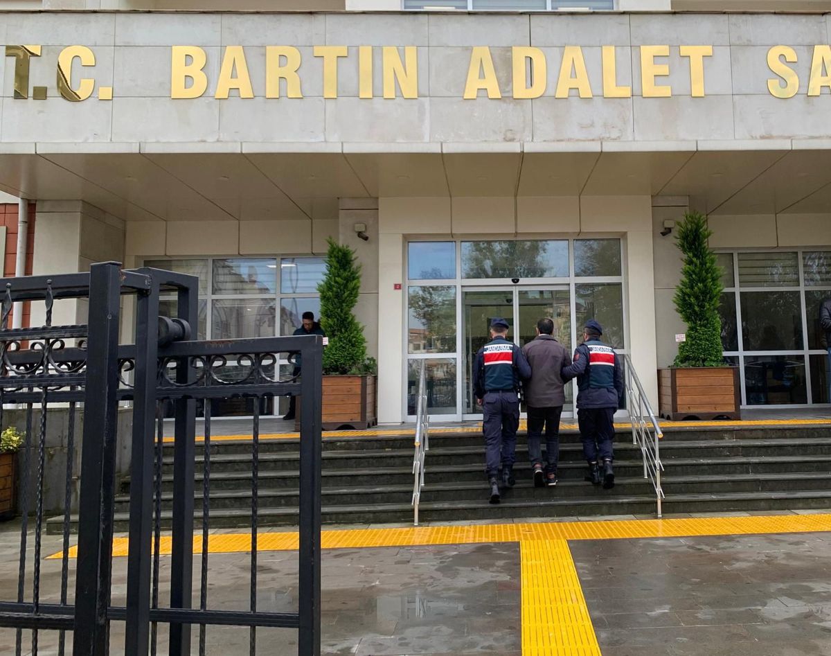 BARTIN\'da 3 Yıl Aranan Dolandırıcı Yakalandı