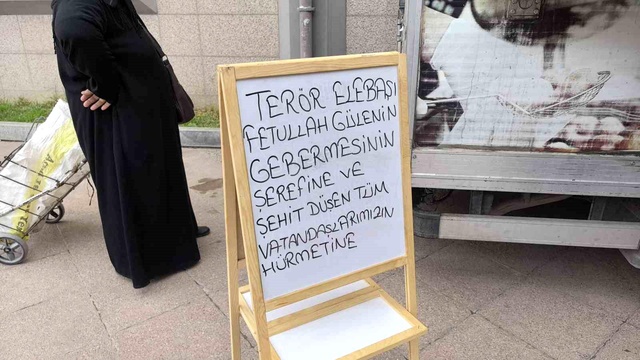Cami imamı, elebaşının ölümünü böyle kutladı Cami imamı, elebaşının ölümünü böyle kutladı