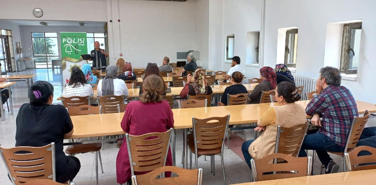 Niğde\'de Narkotik ve Siber Güvenlik Eğitimleri