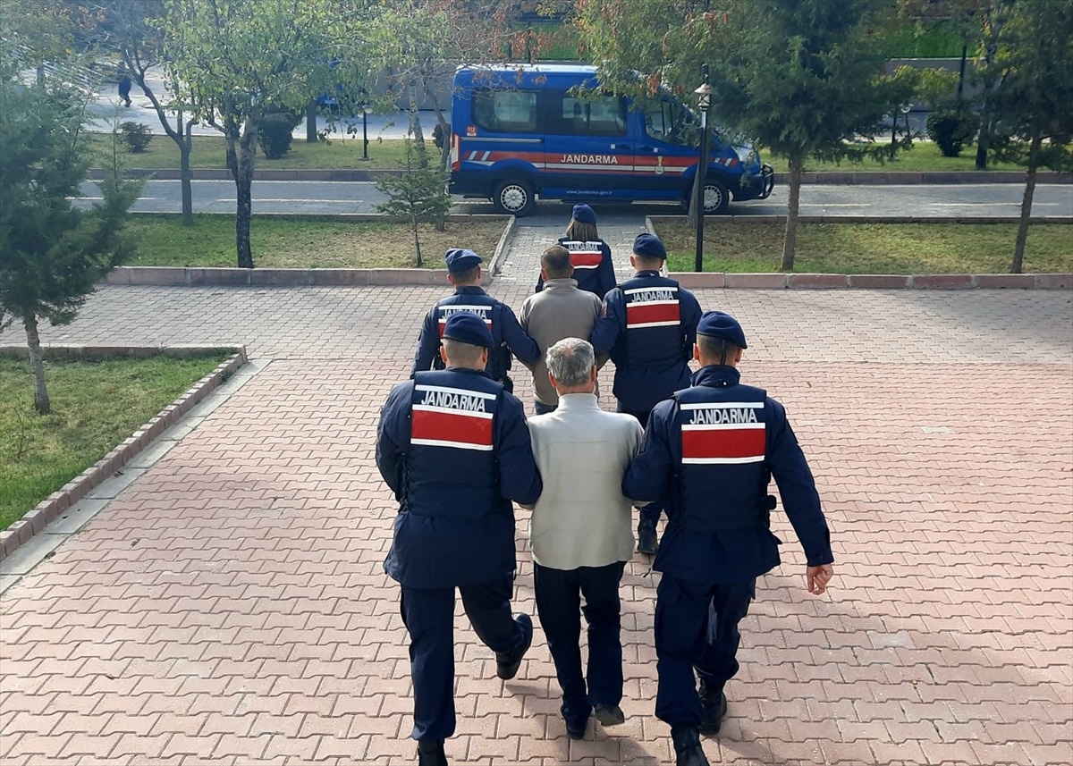Aksaray\'da İki Uyuşturucu Zanlısı Tutuklandı