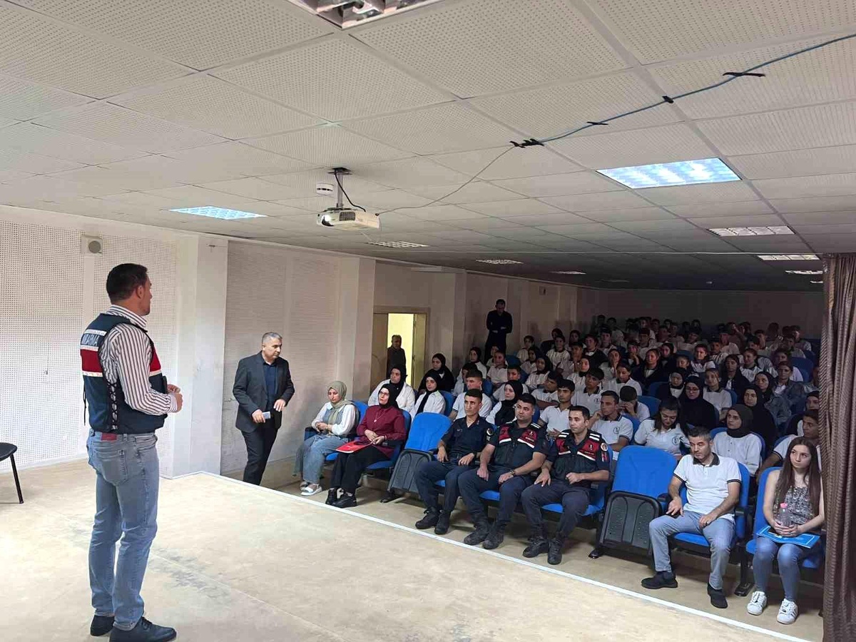 Gaziantep\'te Siber Farkındalık Eğitimi