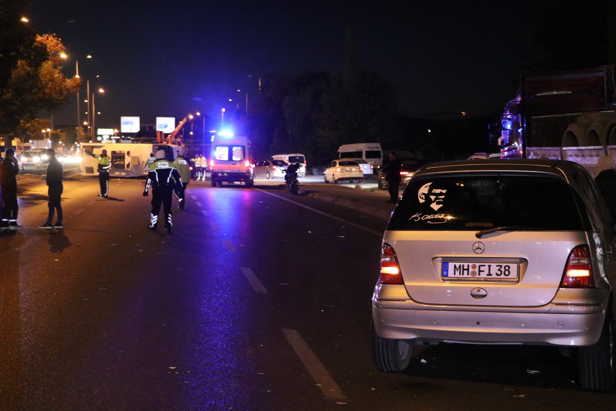 Kayseri\'de Trafik Kazası: 2 Yaralı