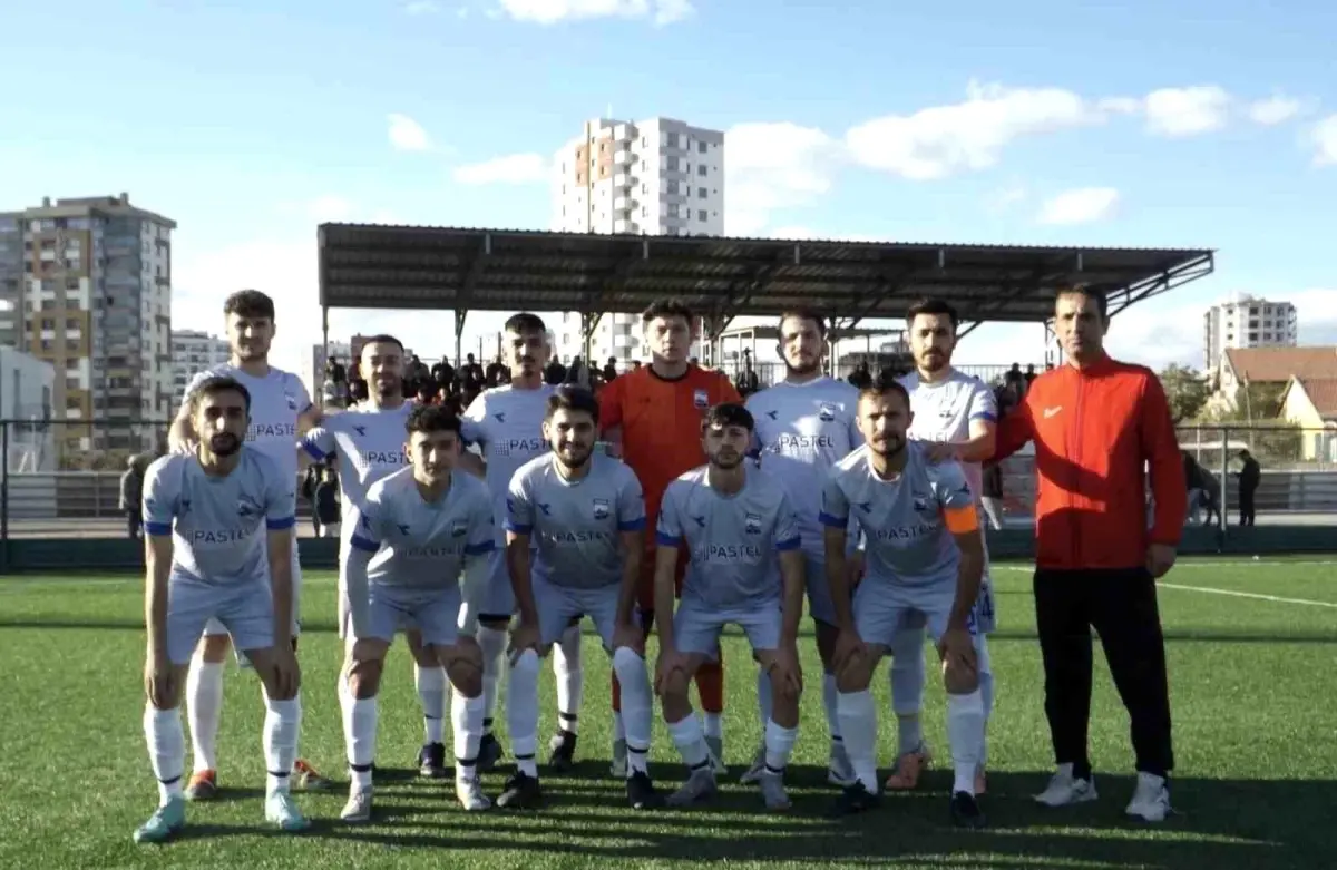 Amaratspor, Başakpınar\'ı 2-1 Yenerek 3 Puan Aldı