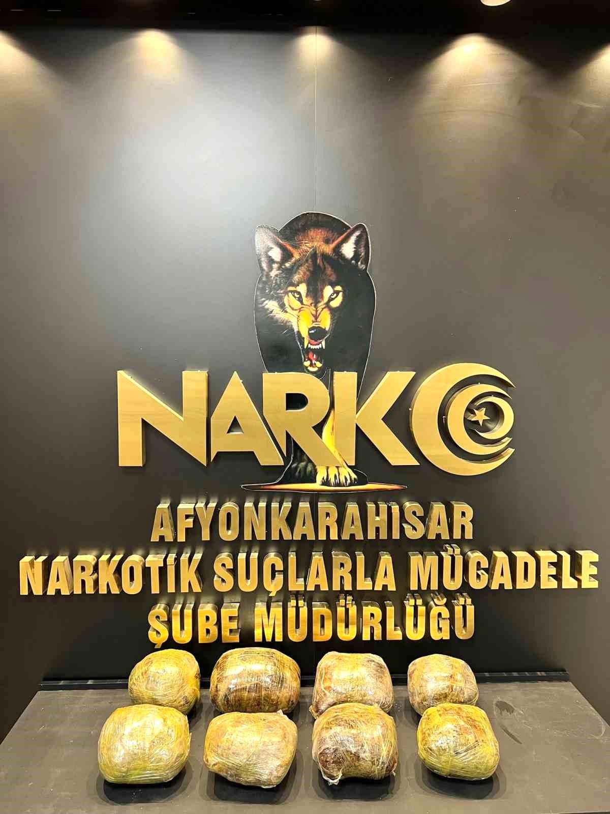 Afyonkarahisar\'da Uyuşturucu Operasyonu: 4.3 Kg Esrar Ele Geçirildi