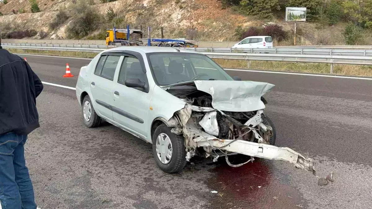 Bolu\'da Kaza: Kontrolden Çıkan Araç Bariyerlere Çarptı