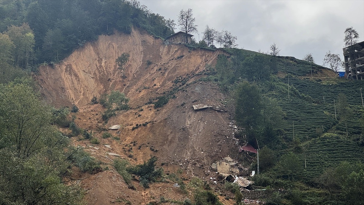 Rize\'de 13 Ev Tahliye Edildi