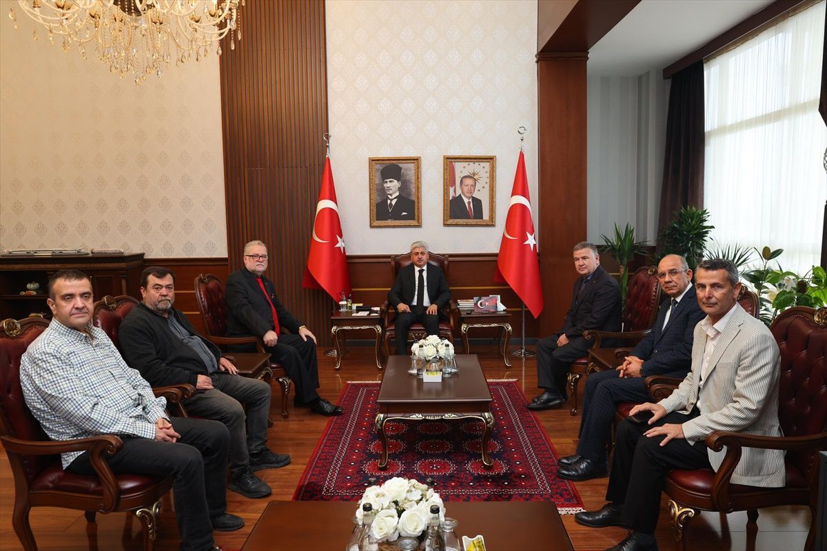 Sakarya Valisi\'nden Basın ve Deprem Vurgusu