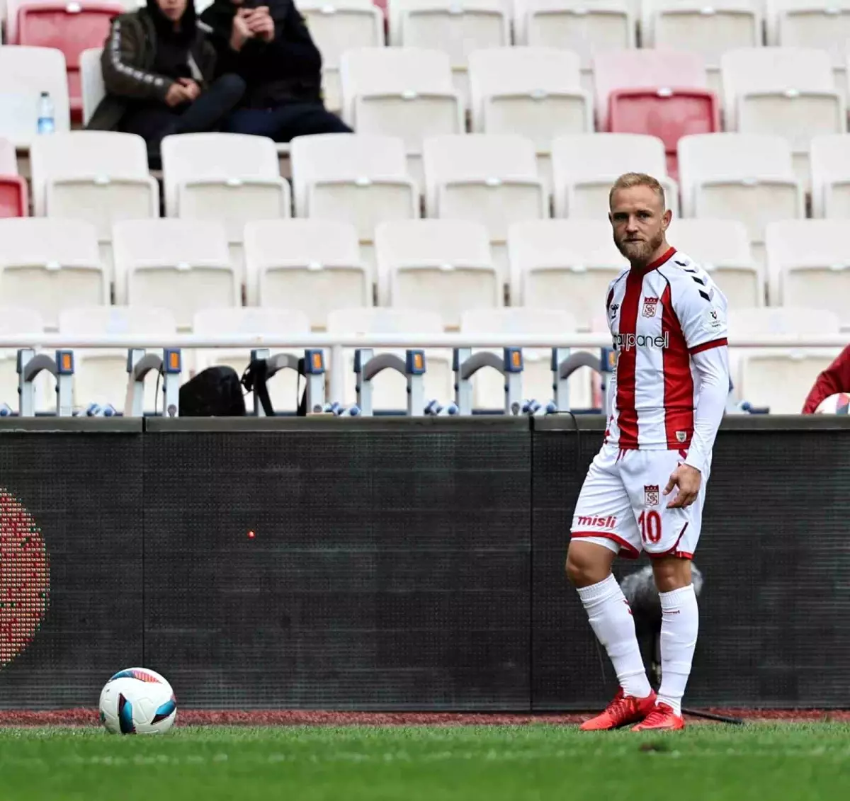 Sivasspor\'da Pritchard Şoku