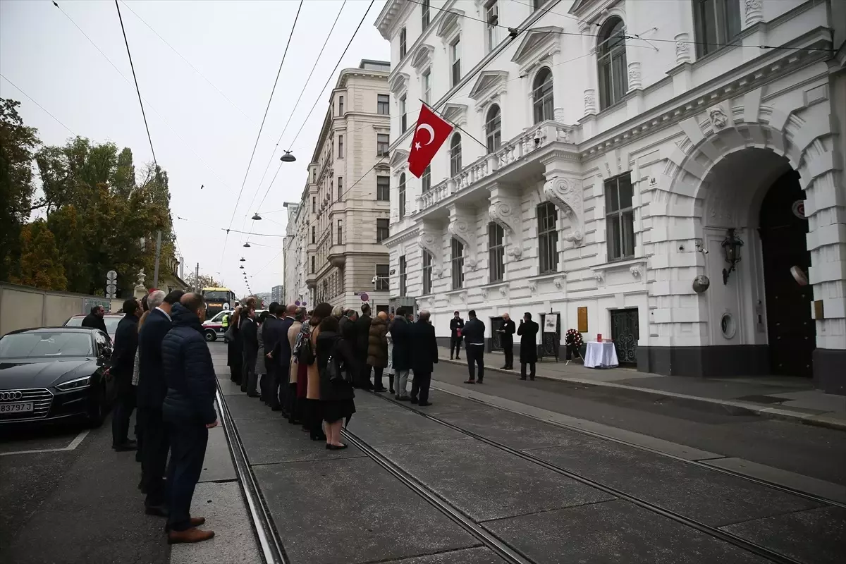 Viyana\'da Ermeni teröristlerce şehit edilen Büyükelçi Tunalıgil anıldı