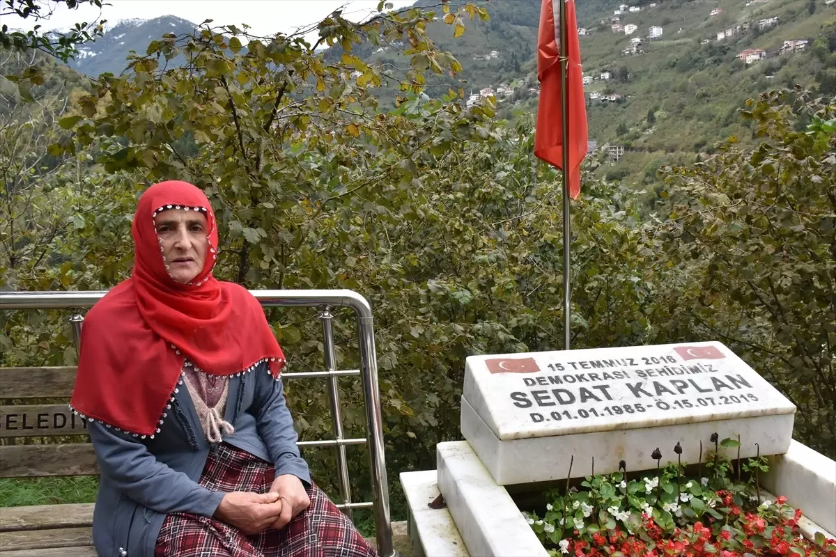 15 Temmuz şehidinin annesinin FETÖ elebaşı Gülen\'e öfkesi dinmiyor