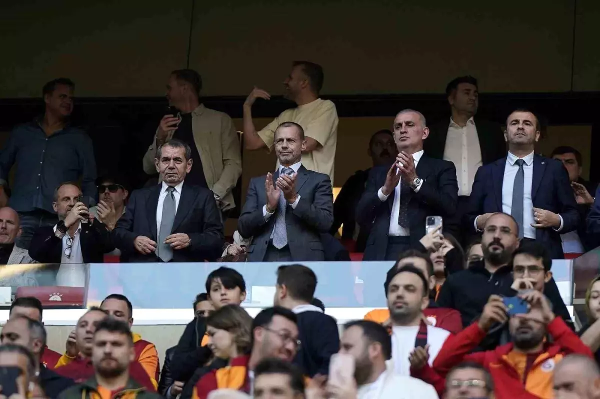 Ceferin, Galatasaray Maçını İzledi