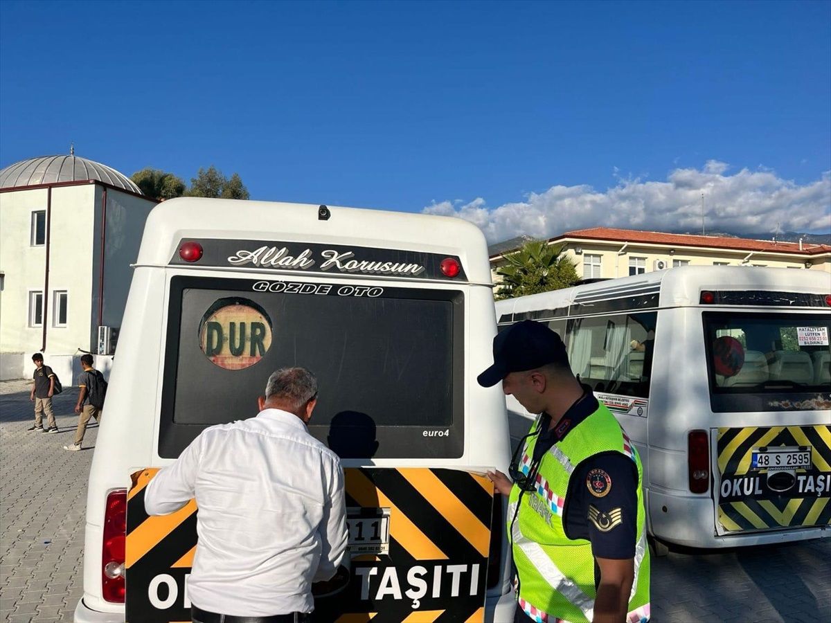 Antalya\'da Servis Araçlarına Denetim