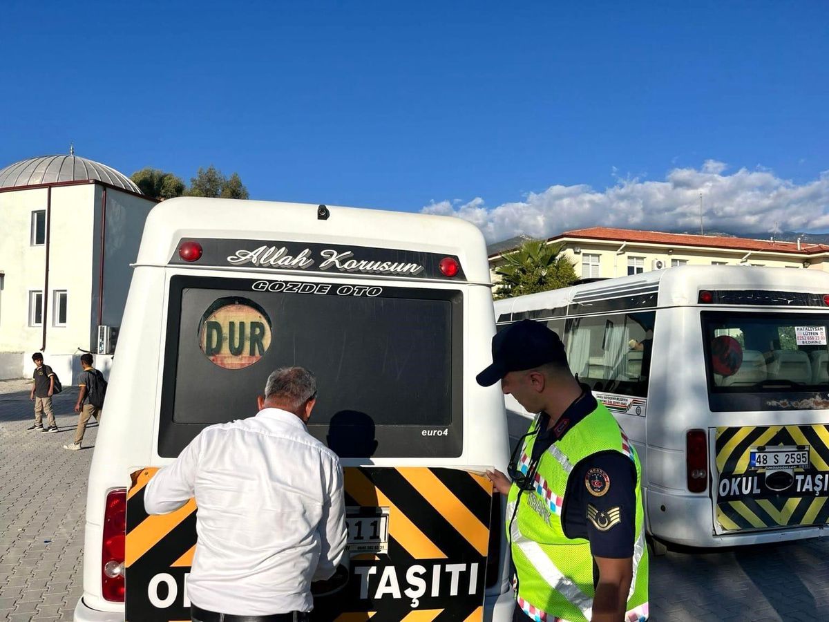 Antalya\'da Okul Servis Araçlarına Ceza