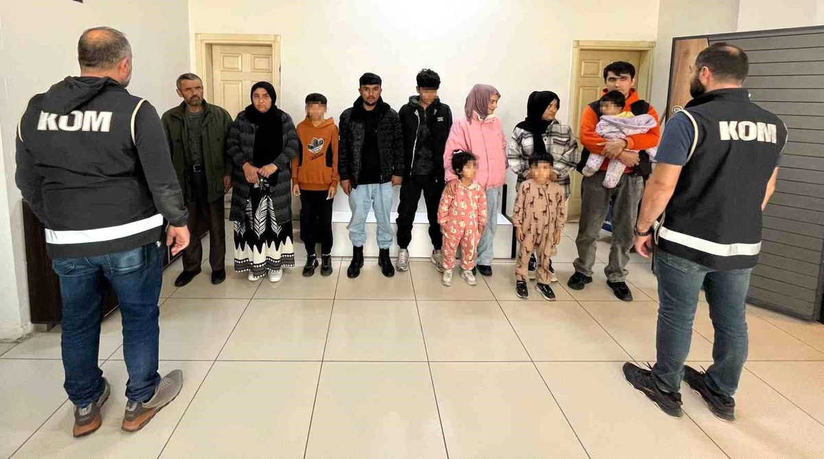 Edremit\'te Düzensiz Göçmen Operasyonu
