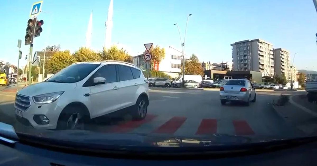 Bursa\'da Ters Yöne Giren Sürücü Şansla Kaza Yapmadı