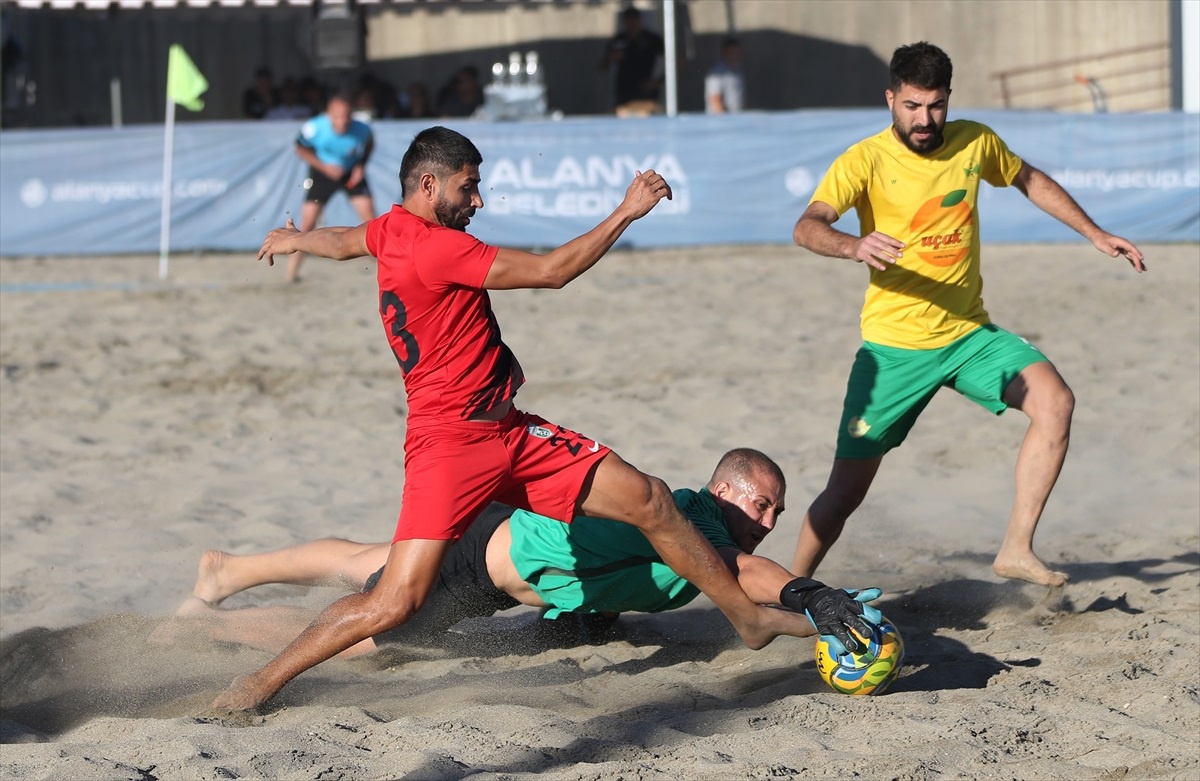 Gümüldürspor Plaj Futbol Ligi Şampiyonu