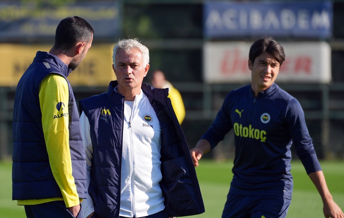 Fenerbahçe, Manchester United\'ı Ağırlıyor