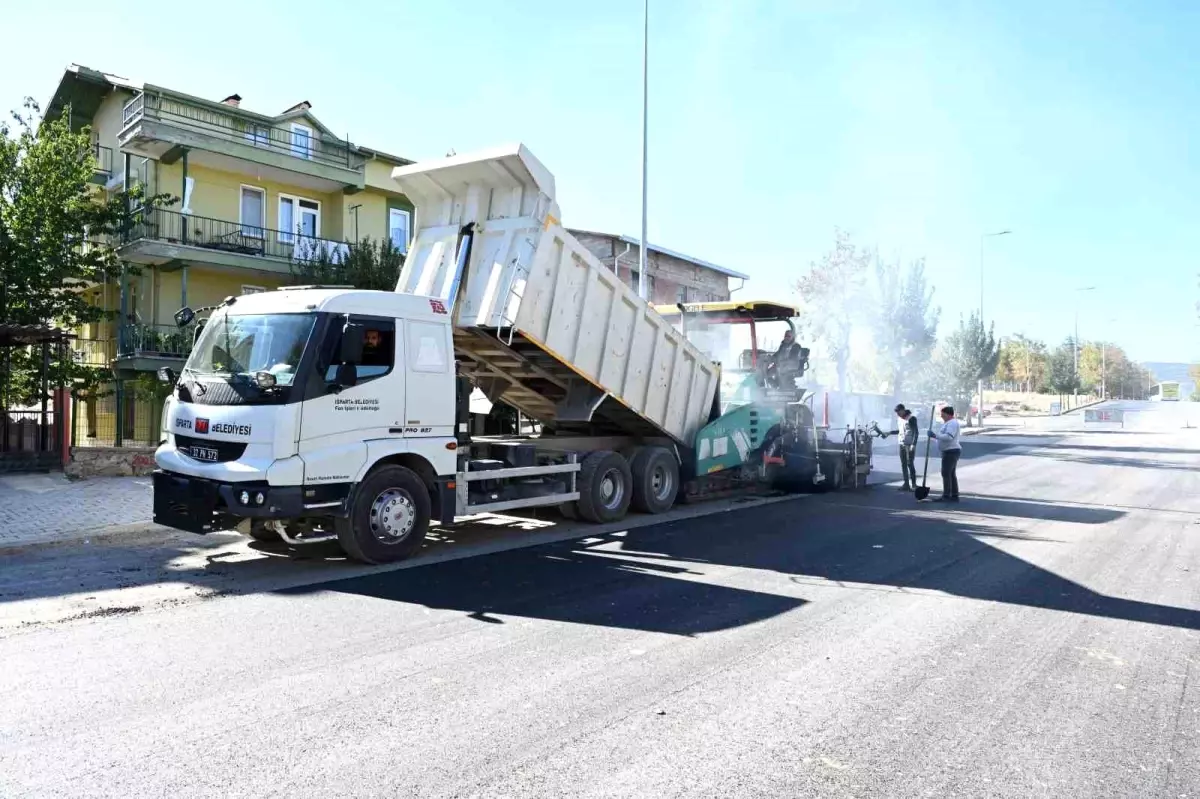 Isparta\'da 164. Cadde Asfaltlama Çalışmaları Başladı