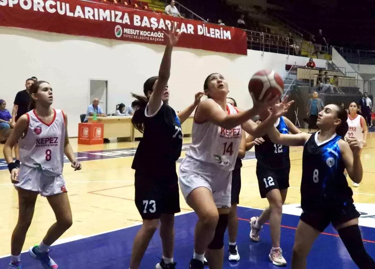 Kepez Belediyespor U16 Kadın Basketbol Takımı Önemli Bir Galibiyet Aldı