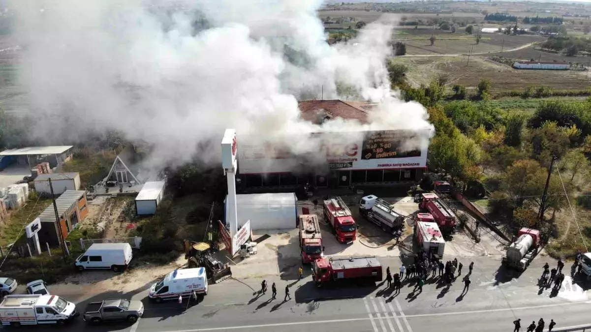 Kırklareli\'nde Mobilya Mağazasında Yangın