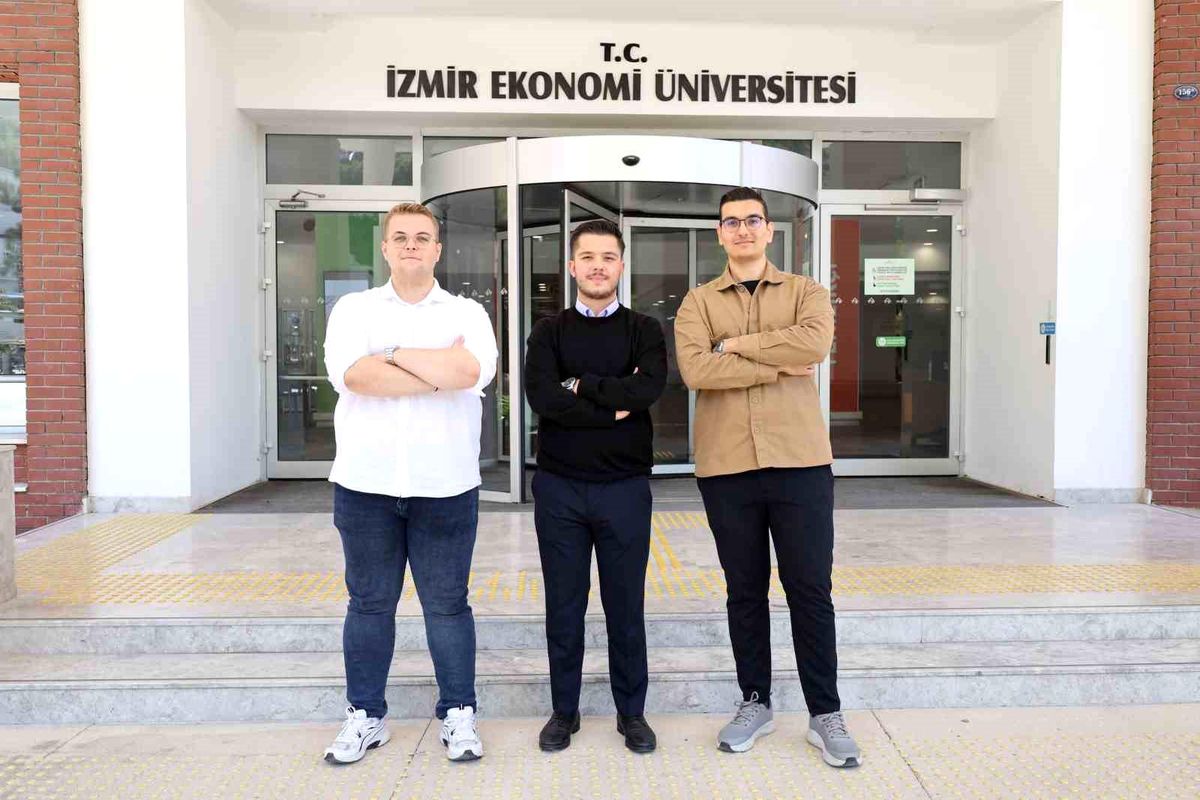 İEÜ Öğrencileri Lojistik Yarışmasında İkincilik Aldı