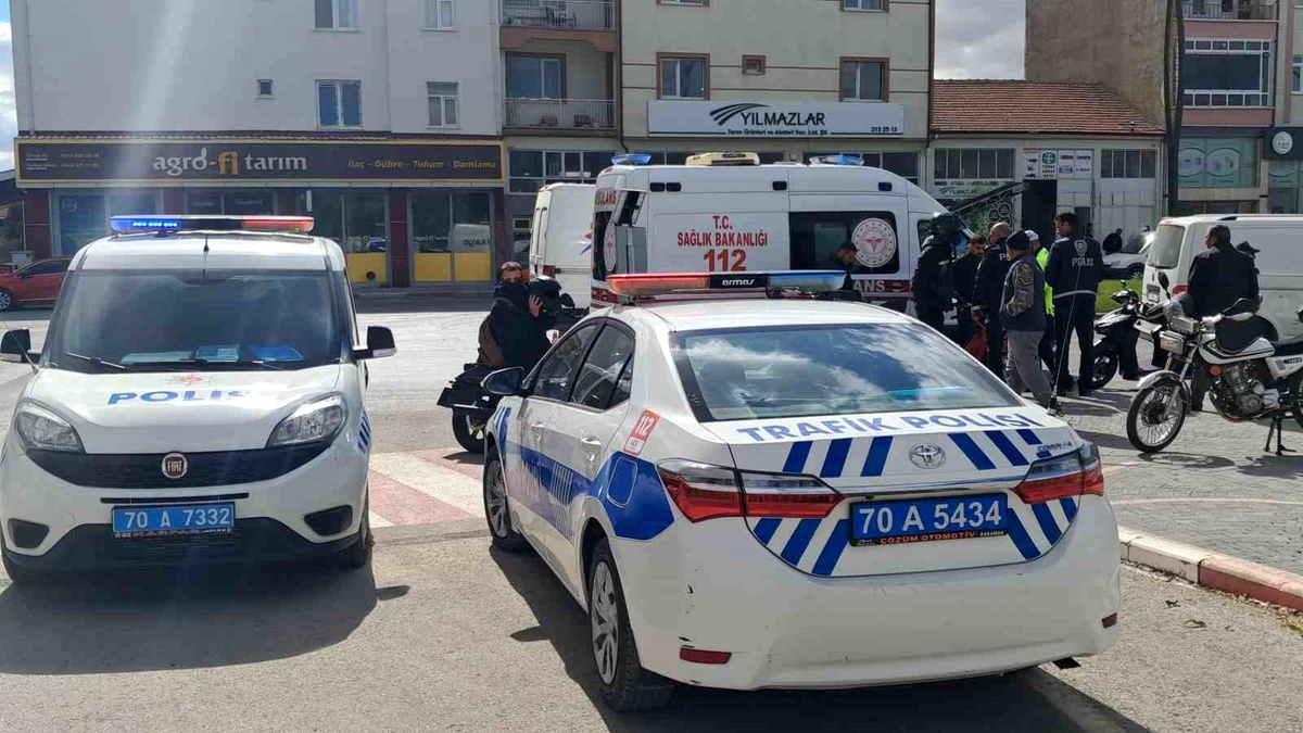 Karaman\'da Minibüs ve Motosiklet Çarpıştı