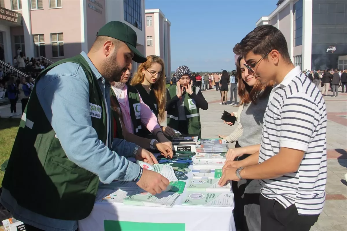 Yeşilay\'dan Sinop\'ta Uyuşturucu ve Bağımlılıkla Mücadele Eğitimi