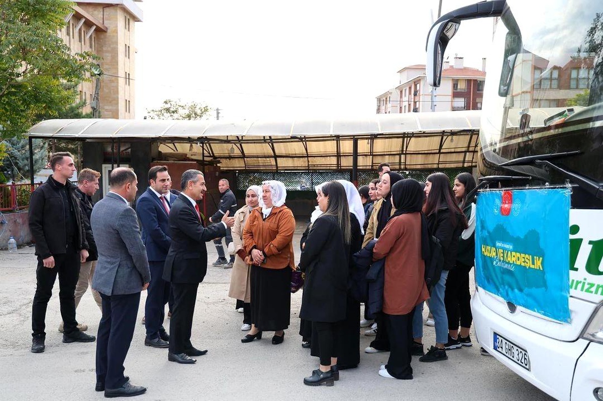 Şırnak\'tan 45 kadın, Huzur ve Kardeşlik Buluşmaları Projesi kapsamında Ankara\'ya gitti