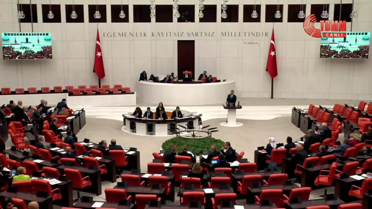 TBMM Genel Kurulu\'nda İyi Parti ve Dem Partililer Arasında \'Terörist\' Tartışması